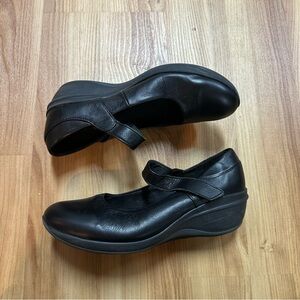 Size 7 Arcopedico Black Mules & Clogs